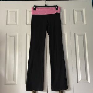 PINK Victoria’s Secret bootcut leggings